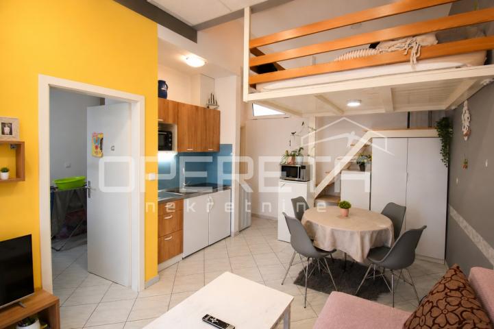Uređen prostor od 33,5 m² s galerijom 2m2 na mirnoj lokaciji