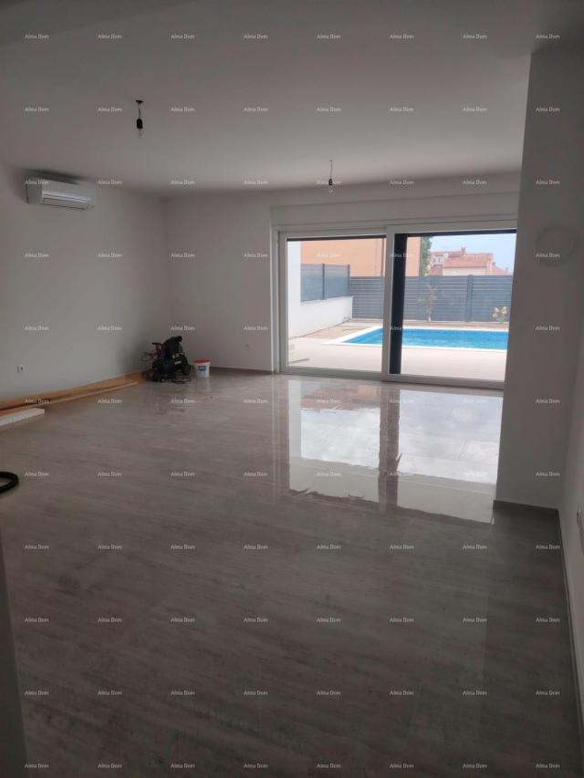 Stan Stan u novogradnji s vrtom i bazenom– Novigrad, 400 m od mora