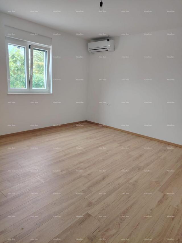 Stan Stan u novogradnji s vrtom i bazenom– Novigrad, 400 m od mora