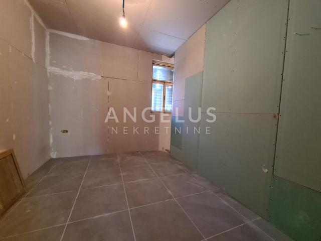 Pula, Center - apartment with a yard, 55m2, for sale!