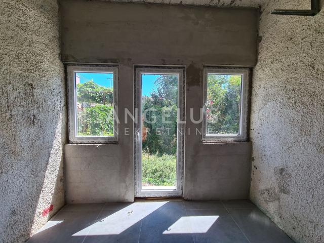 Pula, Center - apartment with a yard, 55m2, for sale!