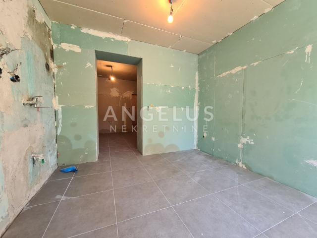 Pula, Center - apartment with a yard, 55m2, for sale!