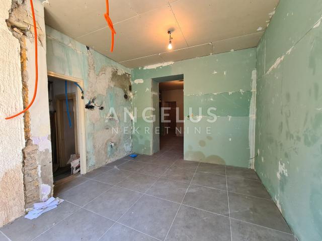 Pula, Center - apartment with a yard, 55m2, for sale!
