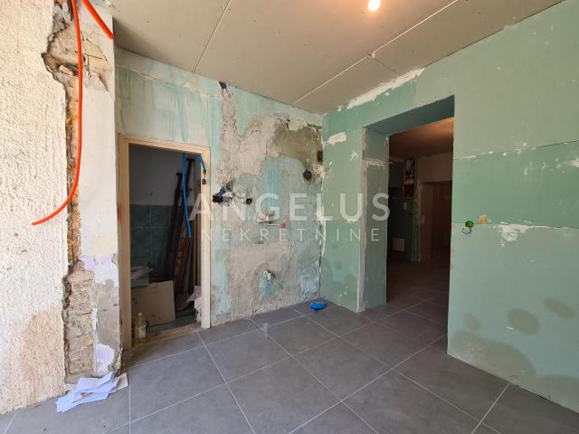 Pula, Center - apartment with a yard, 55m2, for sale!