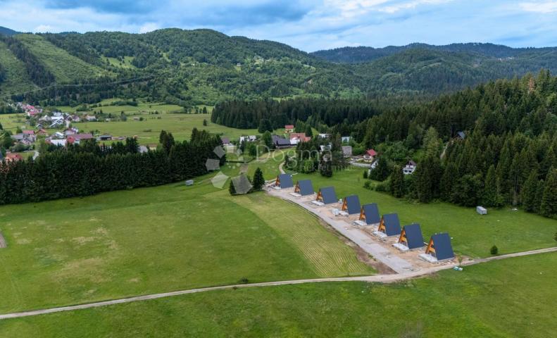 NOVOSAGRAĐENA A FRAME KUĆA
