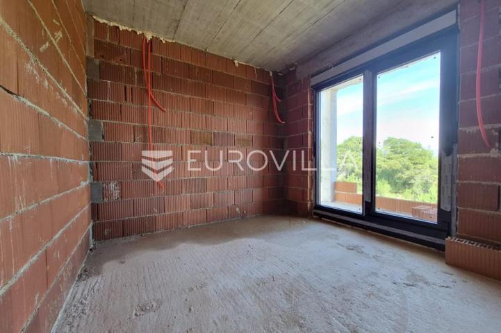 Vir, apartman na 2. katu s krovnom terasom i pogledom na more