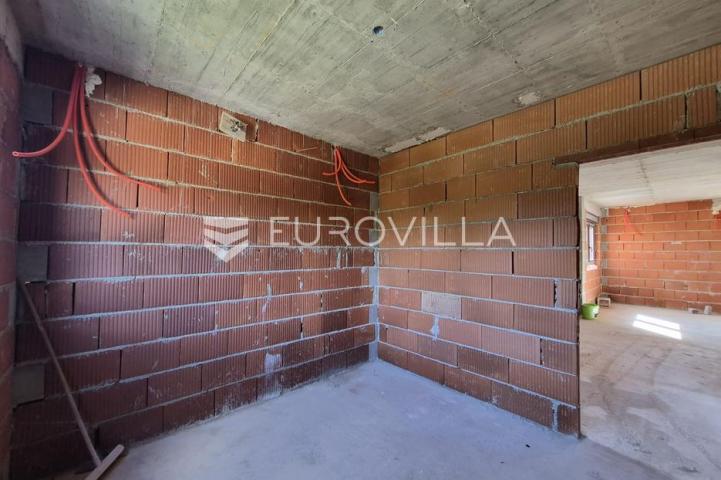Vir, apartman na 2. katu s krovnom terasom i pogledom na more