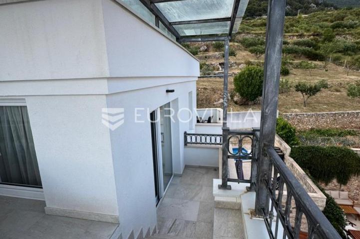 Brač, Bol, penthouse na atraktivnoj lokaciji