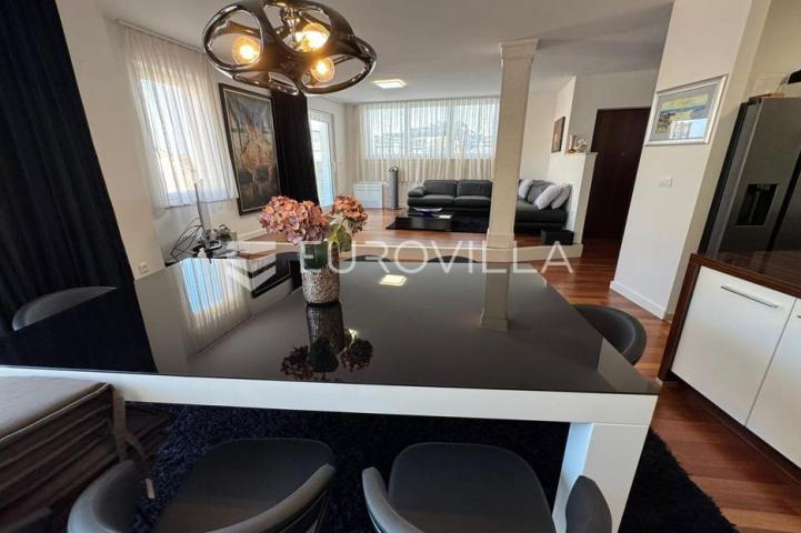 Brač, Bol, penthouse na atraktivnoj lokaciji