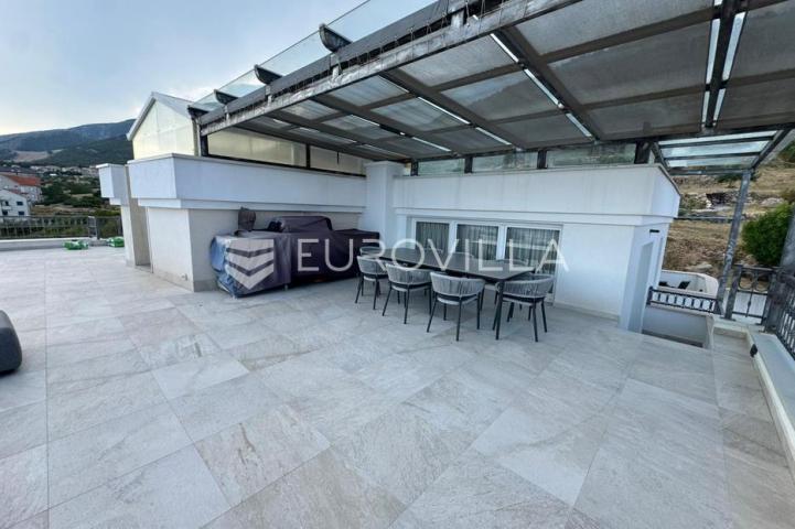 Brač, Bol, penthouse na atraktivnoj lokaciji