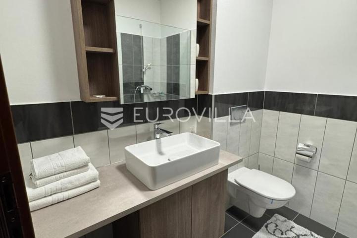 Brač, Bol, penthouse na atraktivnoj lokaciji