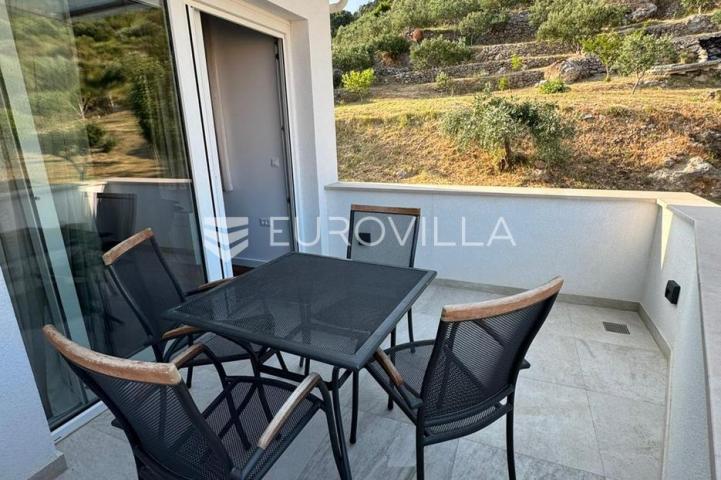 Brač, Bol, penthouse na atraktivnoj lokaciji