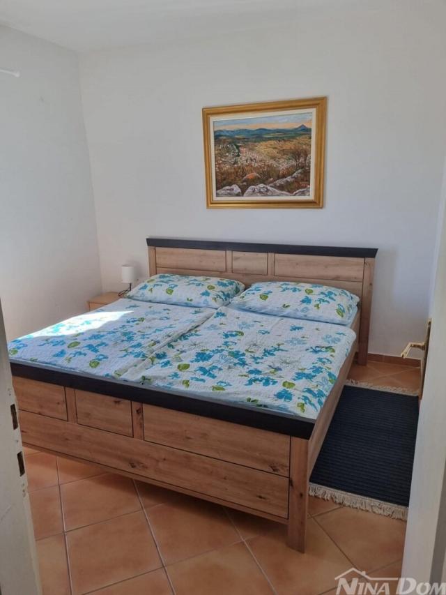 Samostojeća kuća s 6 soba – samo 500 m od mora, otok Vir!
