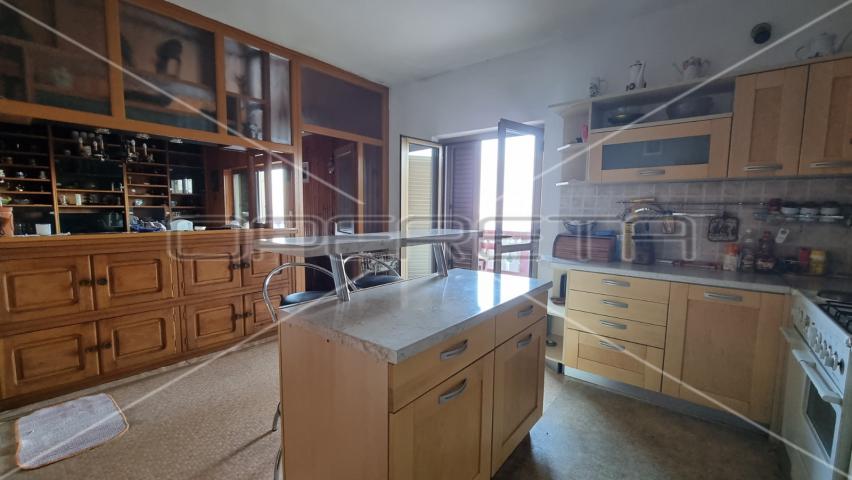 Kuća sa otvorenim pogledom na more i zadarsko područje, Ugljan, 310 m2