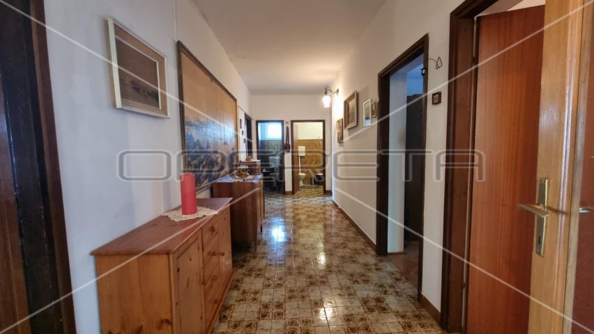 Kuća sa otvorenim pogledom na more i zadarsko područje, Ugljan, 310 m2