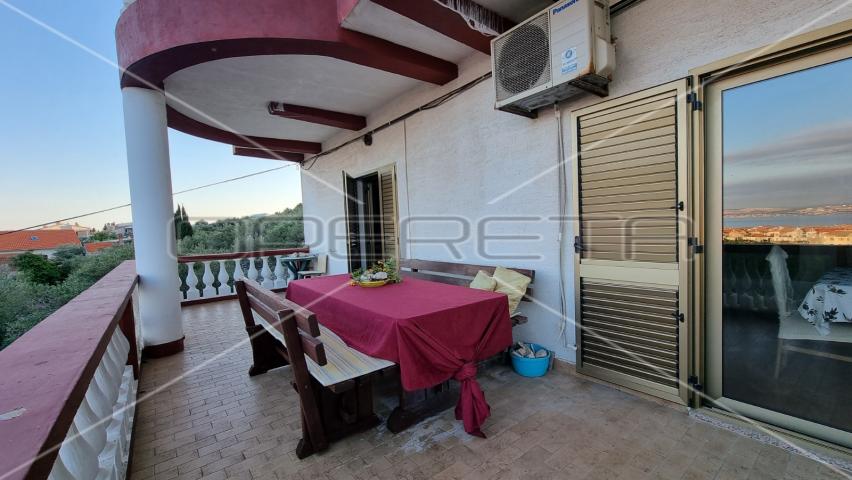 Kuća sa otvorenim pogledom na more i zadarsko područje, Ugljan, 310 m2