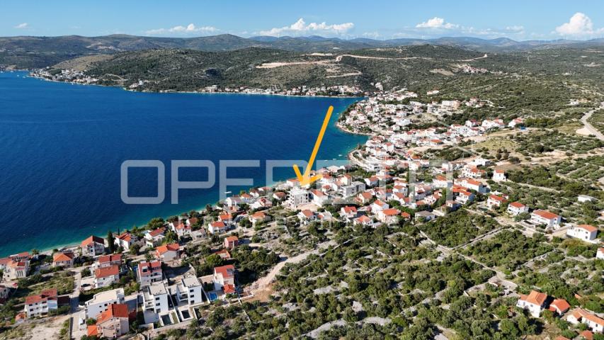 Novogradnja Ražanj, 70 m od mora, stan s balkonom i pogledom