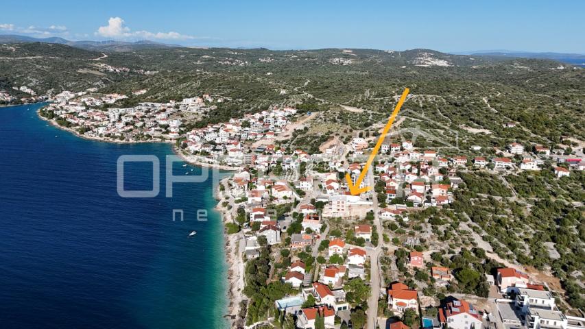 Novogradnja Ražanj, 70 m od mora, stan s balkonom i pogledom