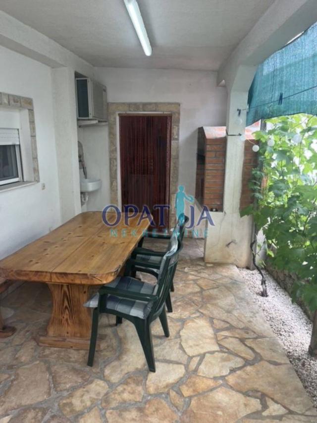 Vir - Kuća s 2 apartmana 400m od mora