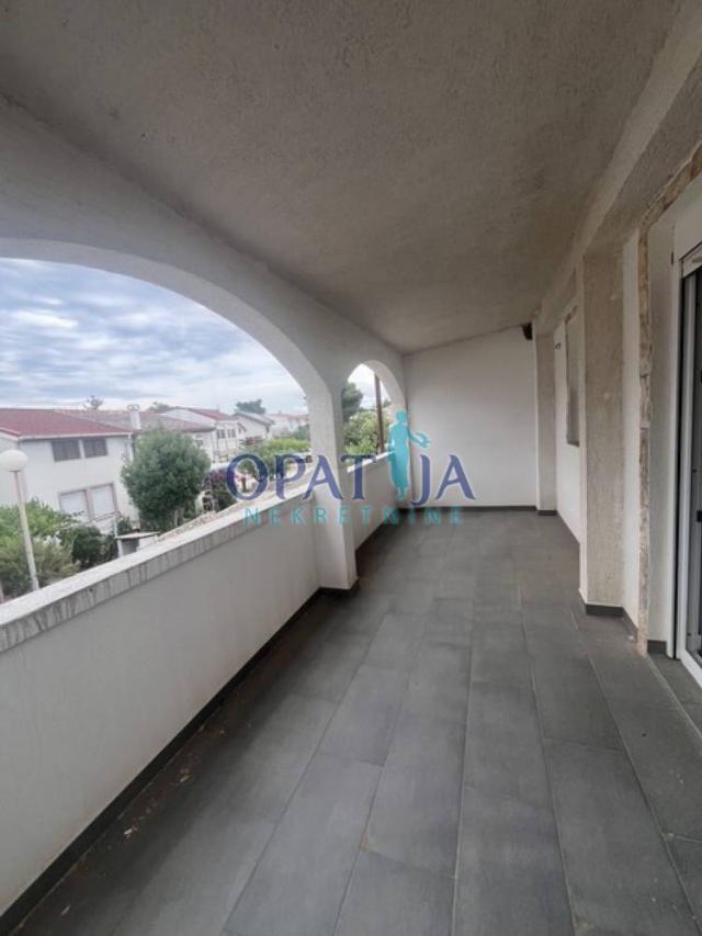 Vir - Kuća s 2 apartmana 400m od mora