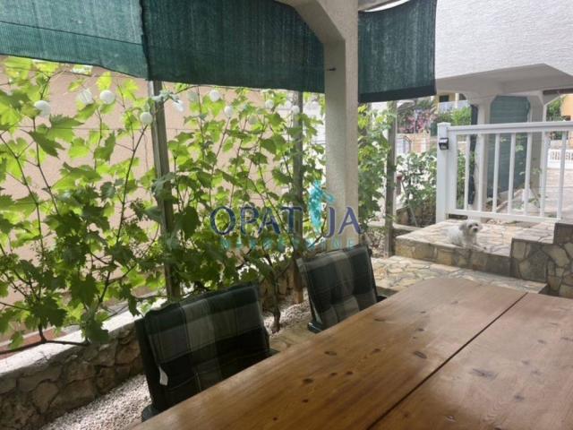 Vir - Kuća s 2 apartmana 400m od mora