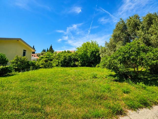 Na prodaju urbanizovan plac 654 m² na atraktivnoj lokaciji – Rijeka Reževići, Budva