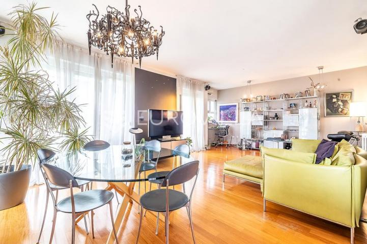 Zagreb, Maksimir Remete prekrasan četverosoban stan 135 m² i 2 garaže