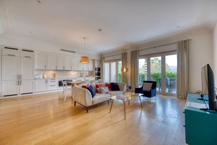 Waterfront 2bdr Apartment Tara