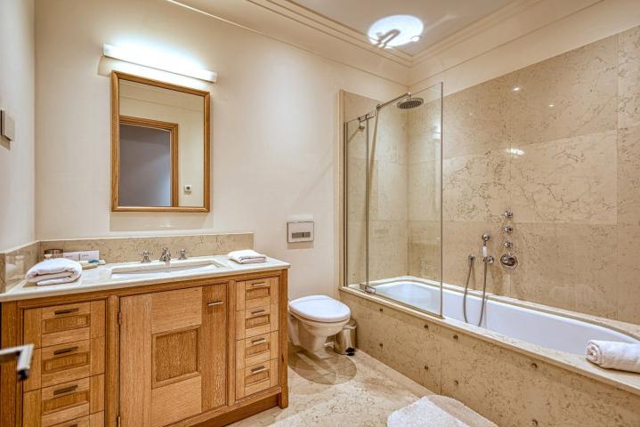 Waterfront 2bdr Apartment Tara