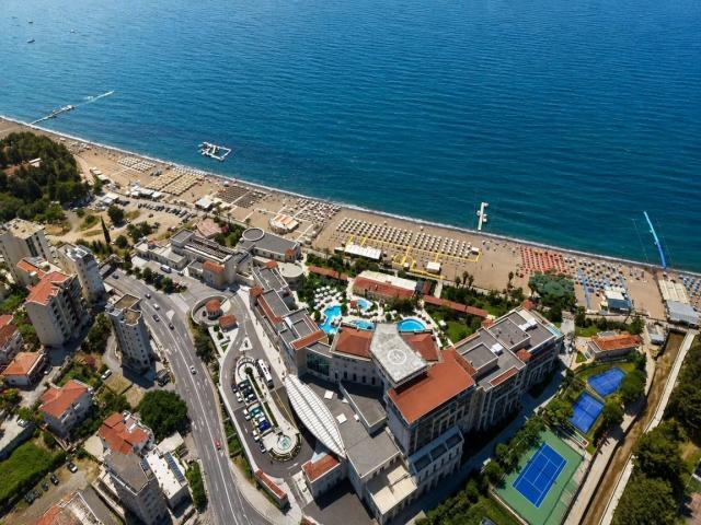 Prodaja jednosobnog stana 45.80m² u luksuznom kompleksu u izgradnji na atraktivnoj lokaciji – Bečići