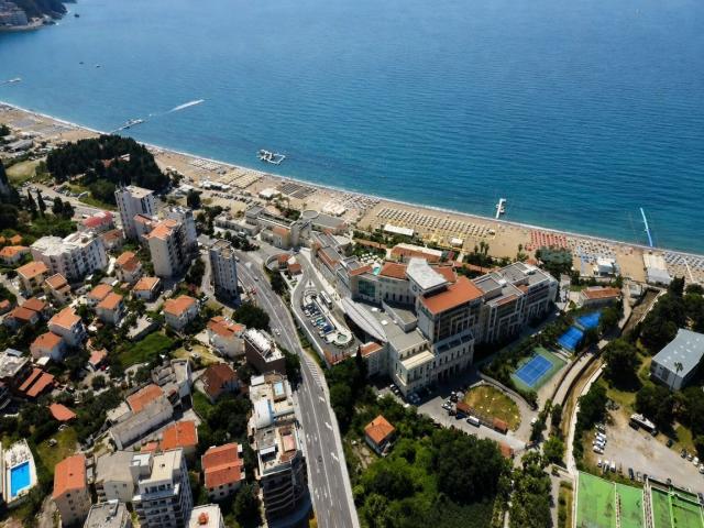 Prodaja jednosobnog stana 45.80m² u luksuznom kompleksu u izgradnji na atraktivnoj lokaciji – Bečići