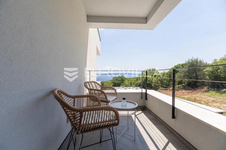 Istra, okolica Labina, prekrasna villa očaravajućeg pogleda na Kvarner na izoliranoj lokaciji
