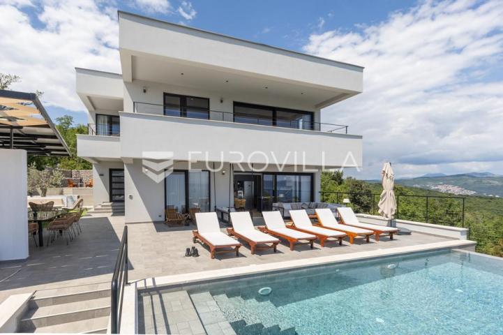 Istra, okolica Labina, prekrasna villa očaravajućeg pogleda na Kvarner na izoliranoj lokaciji