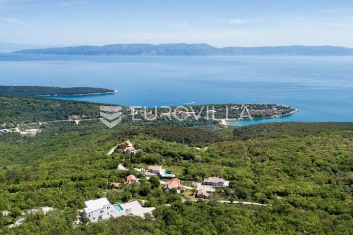 Istra, okolica Labina, prekrasna villa očaravajućeg pogleda na Kvarner na izoliranoj lokaciji