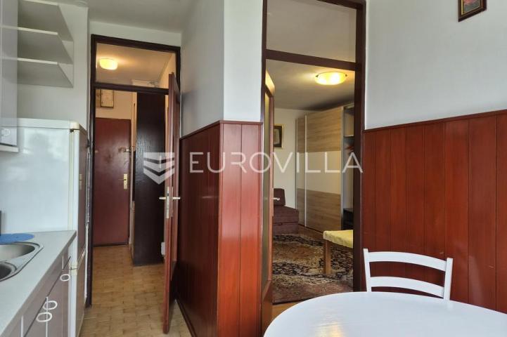 Zagreb, Novi Zagreb, Dugave dvosoban stan 53 m², 4. kat, lift