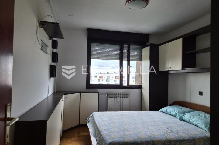 Zagreb, Novi Zagreb, Dugave dvosoban stan 53 m², 4. kat, lift