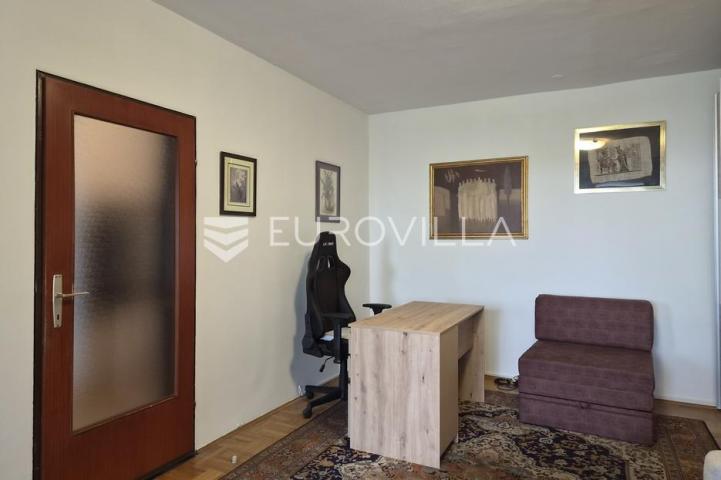 Zagreb, Novi Zagreb, Dugave dvosoban stan 53 m², 4. kat, lift