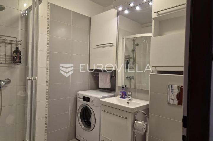 Zagreb, Novi Zagreb, Dugave dvosoban stan 53 m², 4. kat, lift