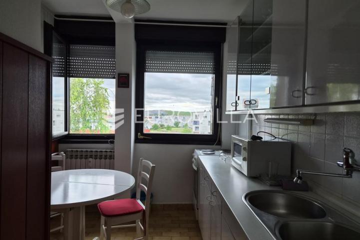 Zagreb, Novi Zagreb, Dugave dvosoban stan 53 m², 4. kat, lift
