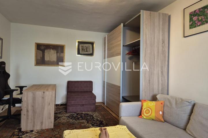Zagreb, Novi Zagreb, Dugave dvosoban stan 53 m², 4. kat, lift