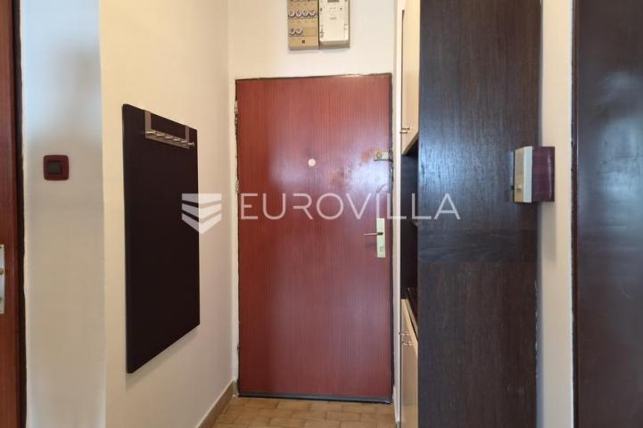 Zagreb, Novi Zagreb, Dugave dvosoban stan 53 m², 4. kat, lift