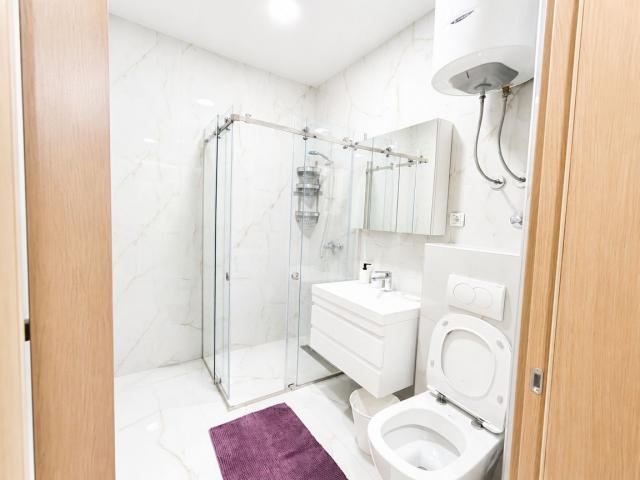 Prodaja – Luksuzan jednosoban stan 56 m², Liman Olive, Ulcinj | Završetak jul 2026 | Kupci oslobođen