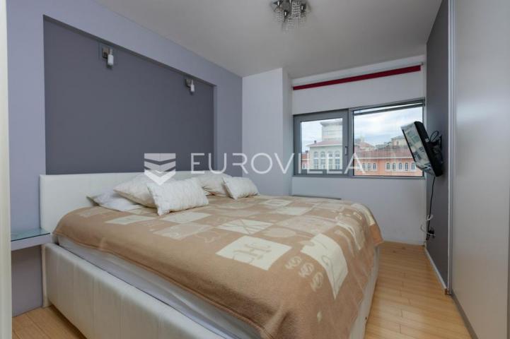 Rijeka, Centar, odličan trosoban stan 60 m² s garažnim parkirnim mjestom
