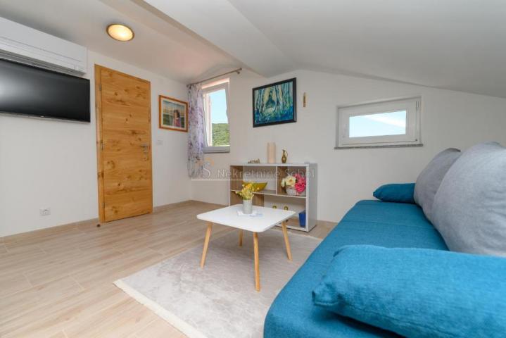 Miholašćica, Otok Cres - Dvije kuće, 500 m2