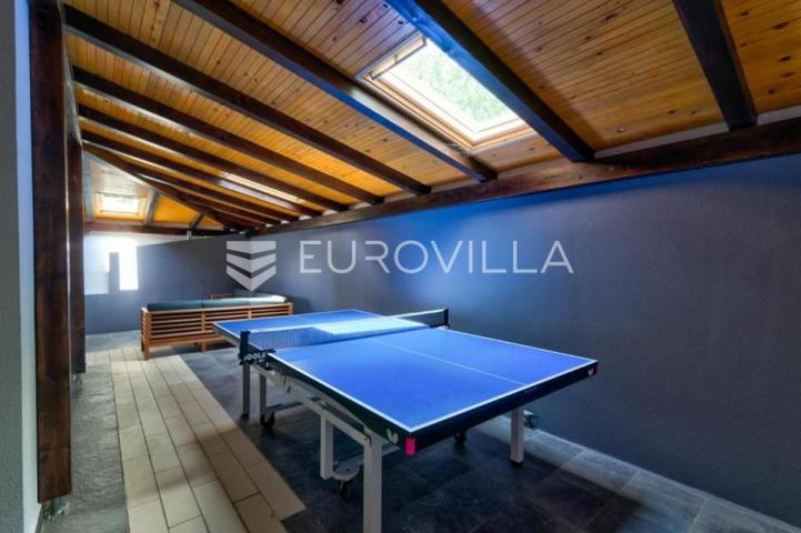 Dramalj, dvosoban stan 45 m², natkrivena terasa 55 m²