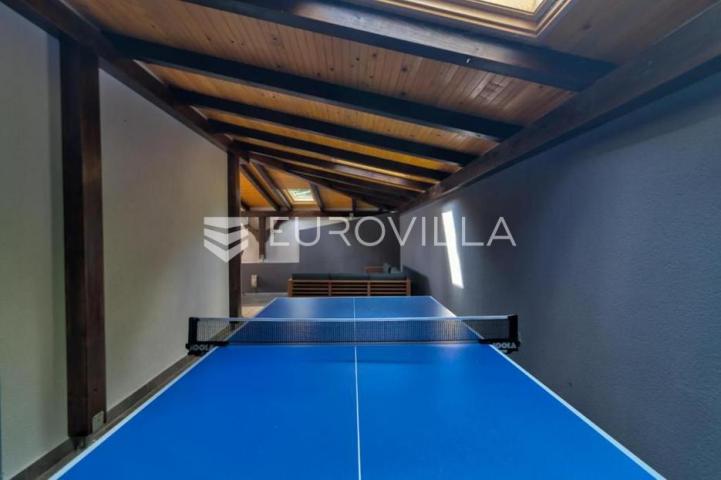 Dramalj, dvosoban stan 45 m², natkrivena terasa 55 m²