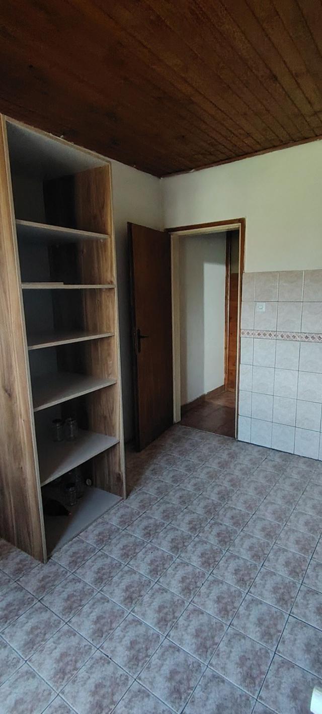 IZDAVANJE namješten stan – Sprat kuće + Parking (Podgorica, Malo brdo)