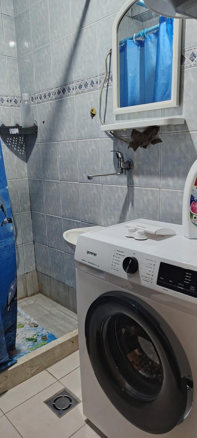 IZDAVANJE namješten stan – Sprat kuće + Parking (Podgorica, Malo brdo)