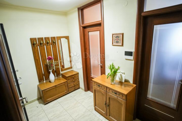 ROVINJ – PRILIKA! Odličan stan na odličnoj lokaciji 