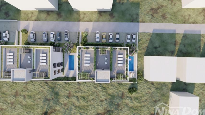 PRIVLAKA DALMACIJA- GRAĐEVINSKO ZEMLJIŠTE S PRAVOMOĆNOM DOZVOLOM ZA APARTMANSKI KOMPLEKS - DRUGI RED